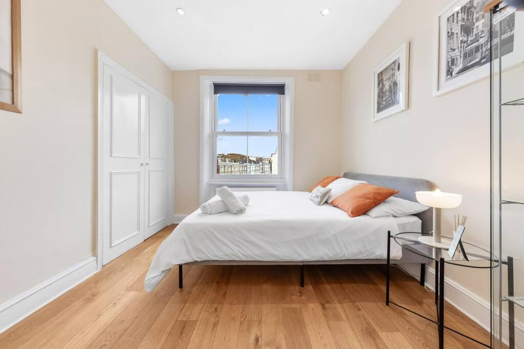 Spacious Sleep 11 With Terrace In Earls Court Ec99 ลอนดอน ภายนอก รูปภาพ