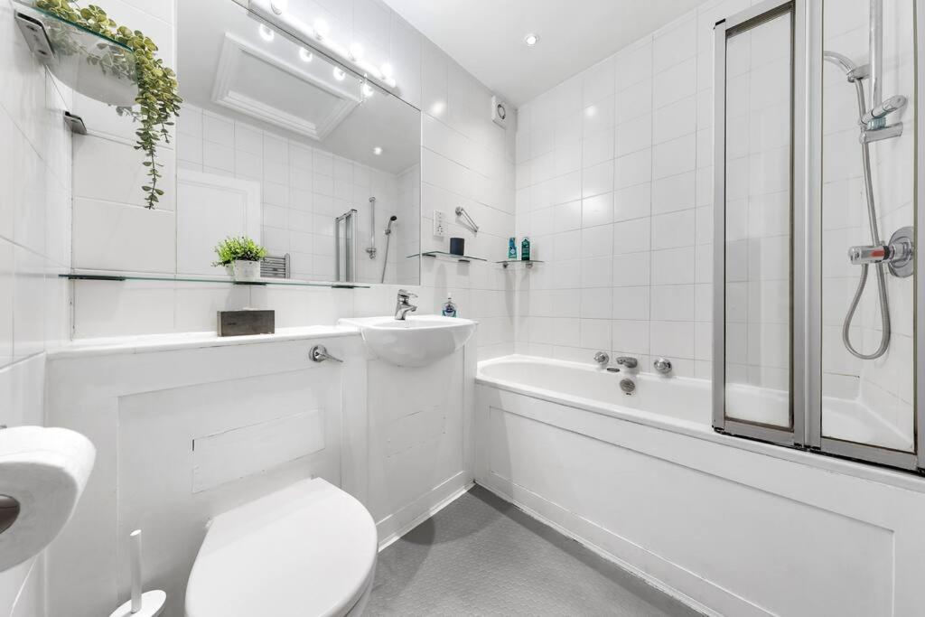 Spacious Sleep 11 With Terrace In Earls Court Ec99 ลอนดอน ภายนอก รูปภาพ