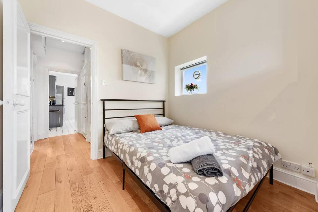 Spacious Sleep 11 With Terrace In Earls Court Ec99 ลอนดอน ภายนอก รูปภาพ