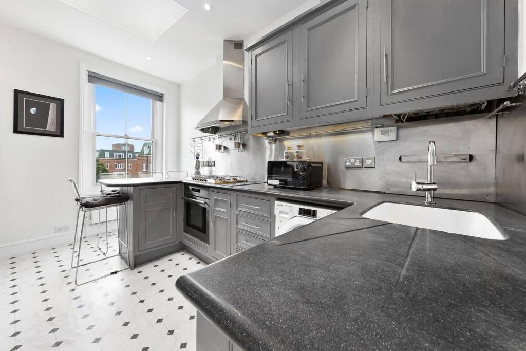 Spacious Sleep 11 With Terrace In Earls Court Ec99 ลอนดอน ภายนอก รูปภาพ